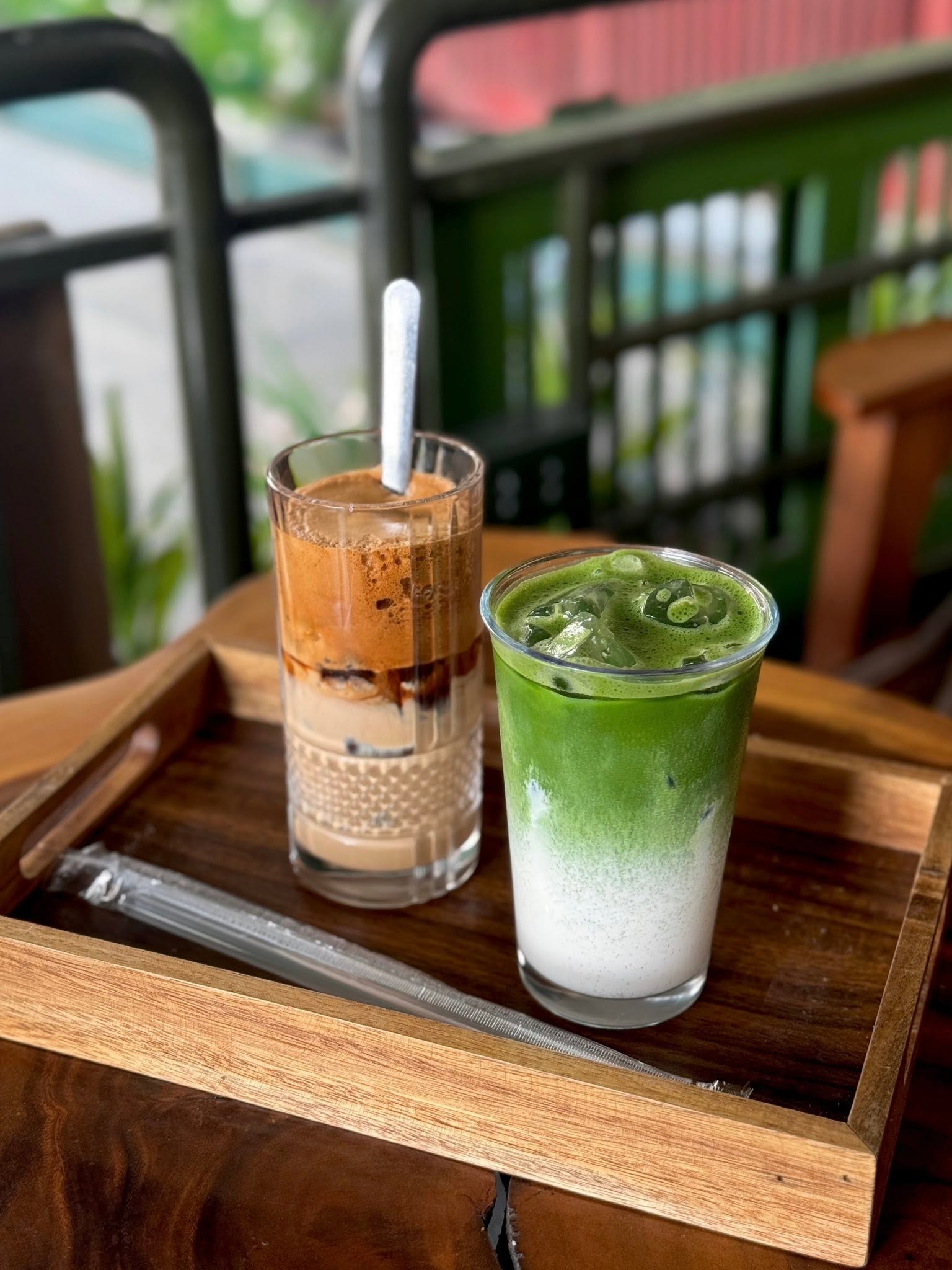 Cà phê và matcha latte tại Nghiền Cafe GreenHouse
